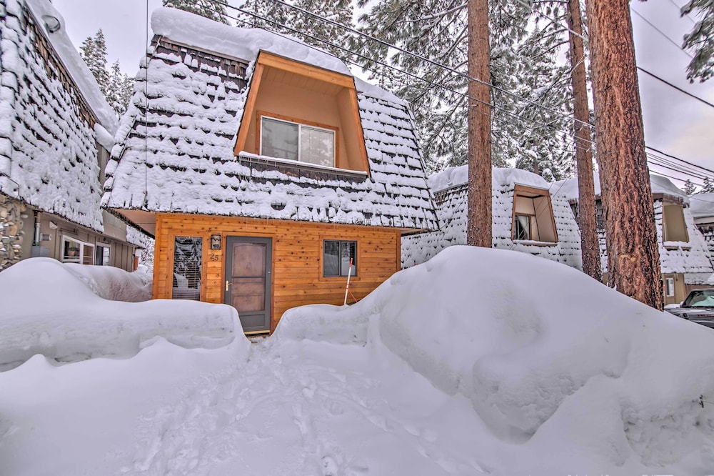 Private Deck & Community Pool: Incline Village Gem view 5