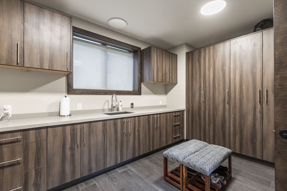 Nine Peaks 4 Bedroom Home