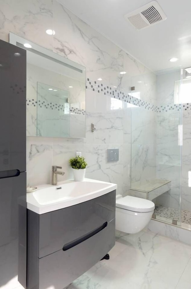 North Hollywood Vacations - Bright Spacious Family House Near Universal Studios - Property Image 9