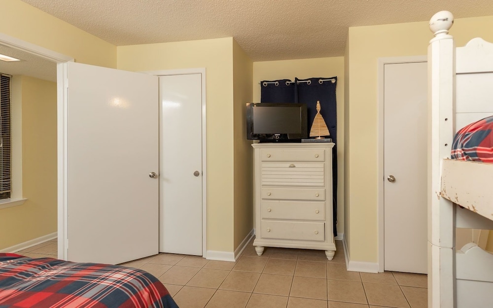 Phoenix Iv 4064 2 Bedroom Condo