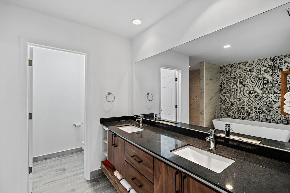 3-BD on 3rd Floor with Great Ocean View