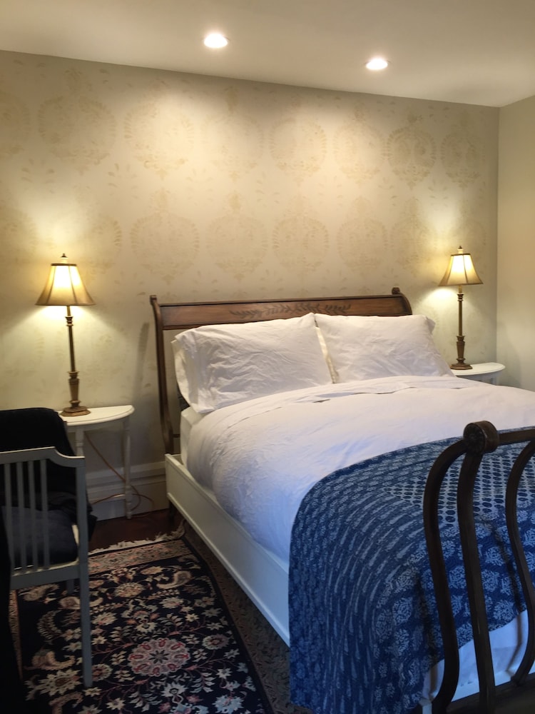 Judson Heath Colonial Inn