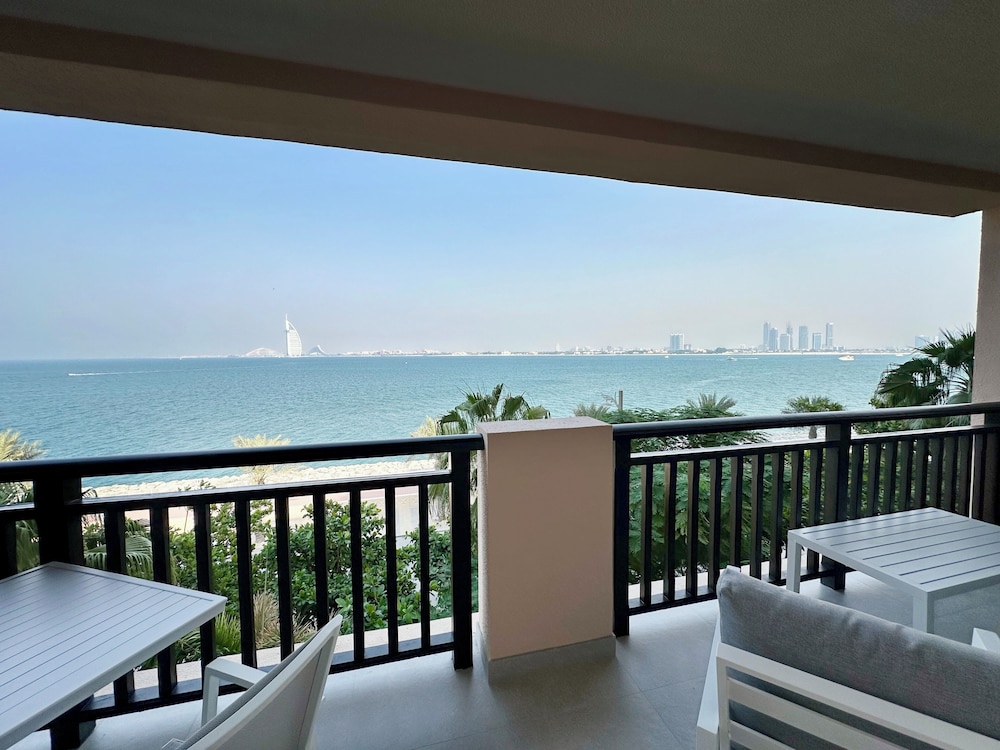 Resort Apartments - Royal Amwaj North