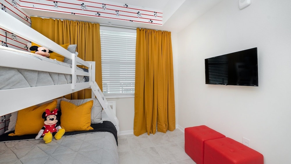 Storey Lake Resort 2 Bedroom Condo w Balcony and Amenities 2 Condo