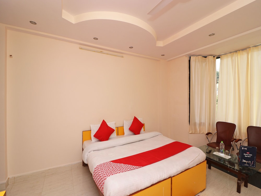 OYO 13884 Holiday Homes