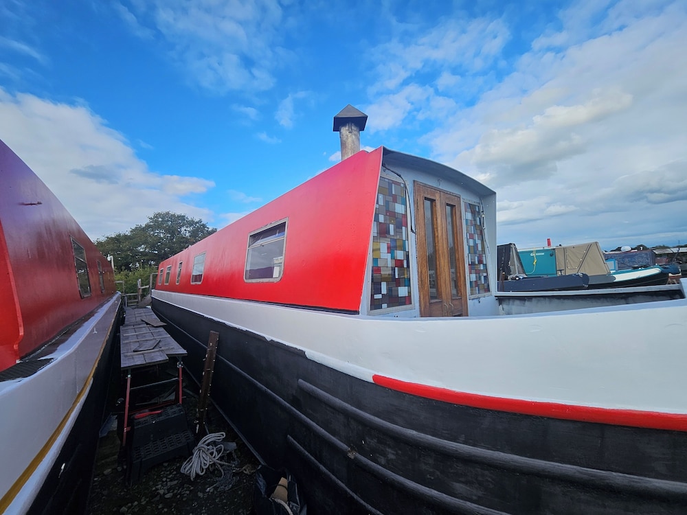 Komet canal boat company limited