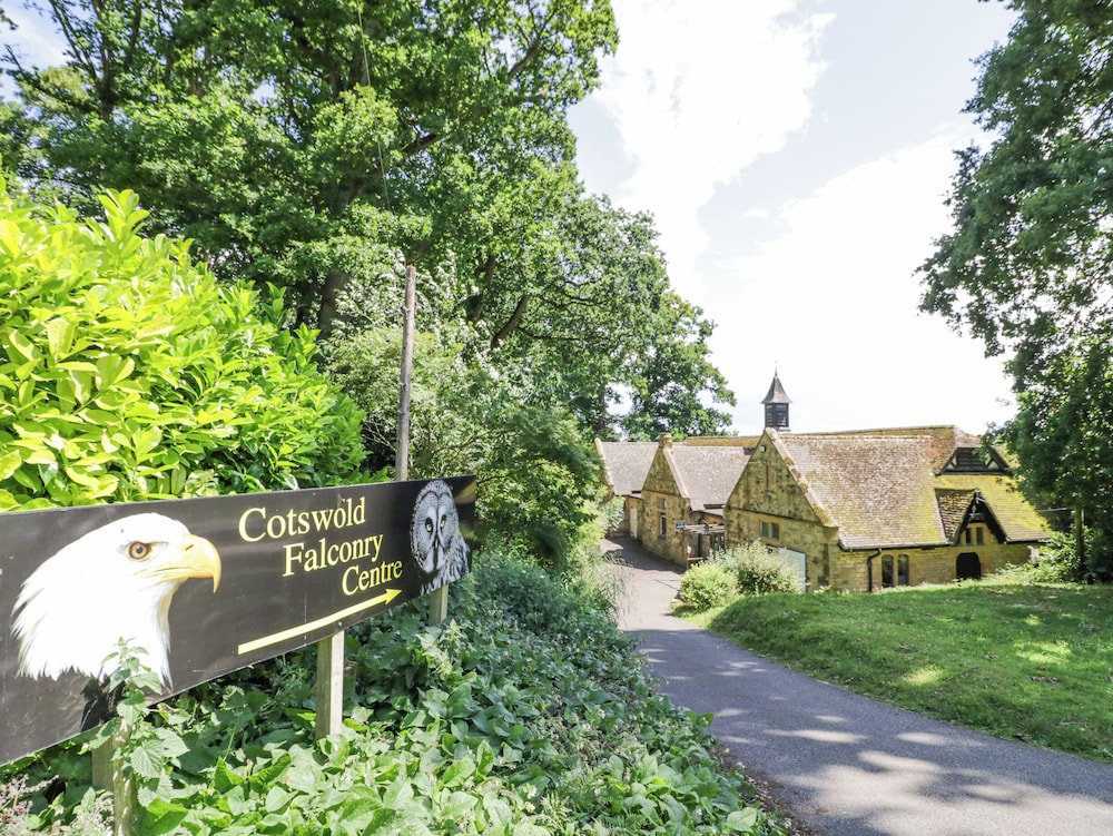 Riverside Manor