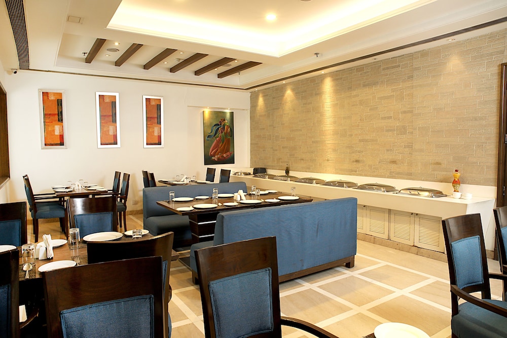 Inde Vista Woods Signature Tower