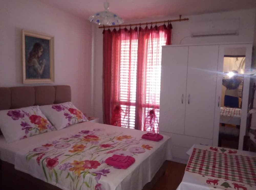 Apartments Ćubela