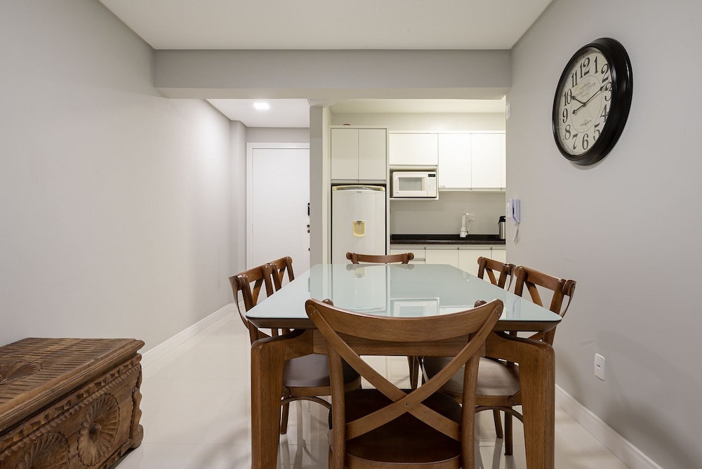 2BR Apt w/ Pkg & BBQ 450m From sea Ean503