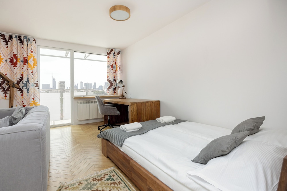 15th Floor Studio in Warsaw by Renters view 4