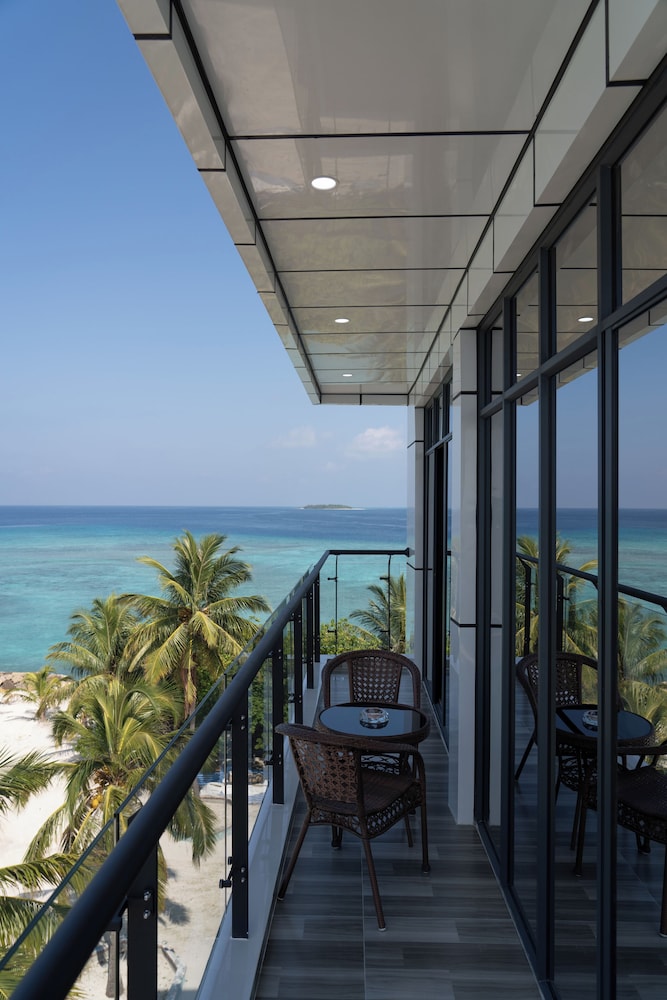 Wings by Hawks Hotels Kamadhoo Baa Atoll