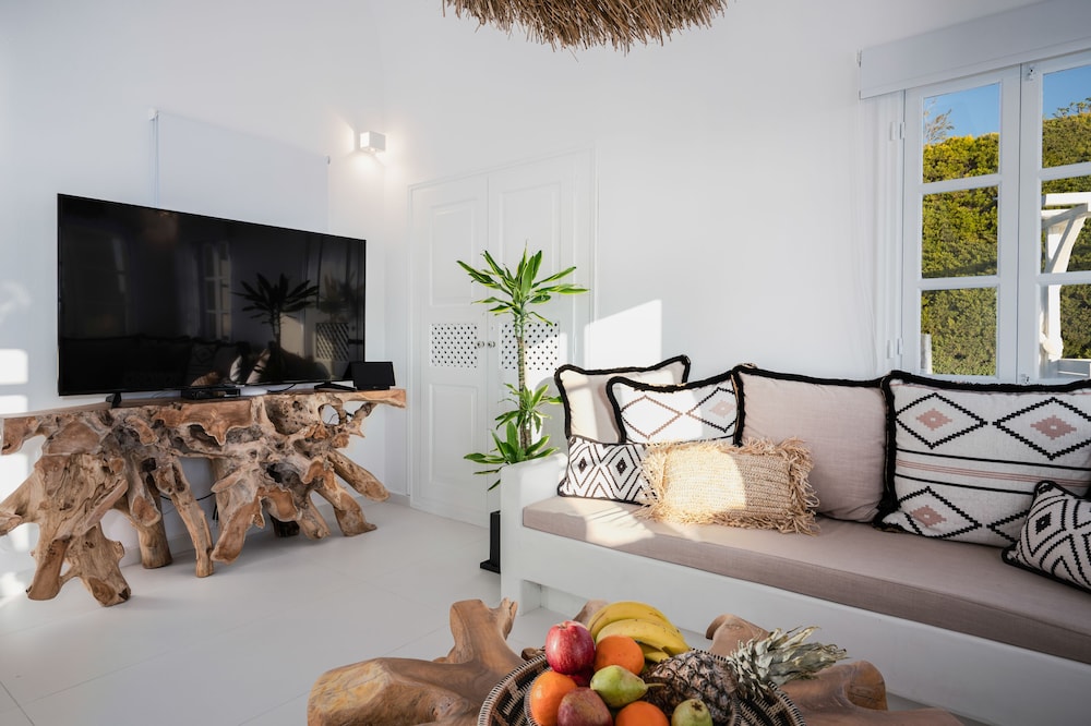 Oia Sunset Villas