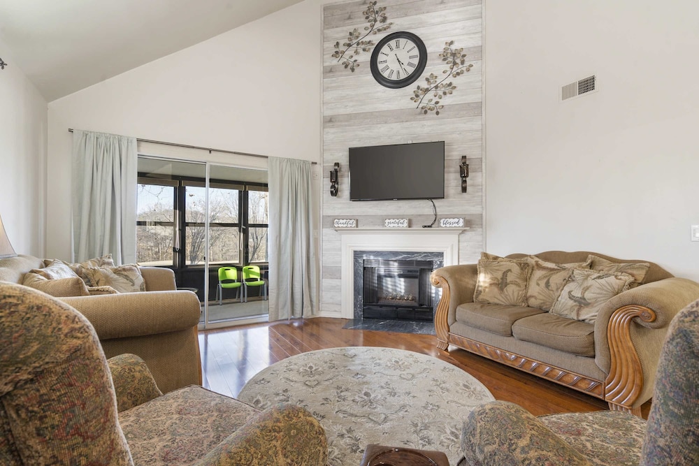 The Cozy Retreat Stay for 10!