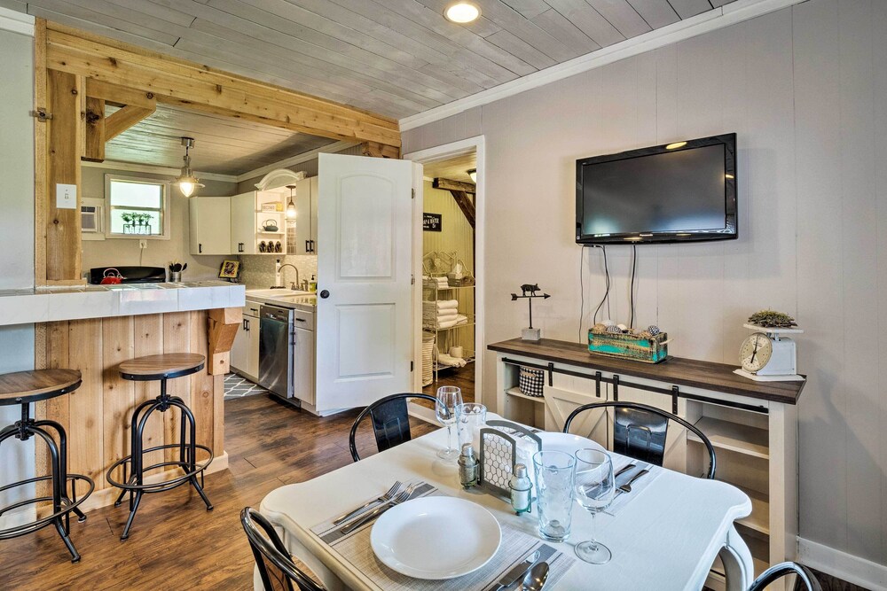 Charming Lake Travis Cottage 20mi to Dtwn Austin - Property Image 8