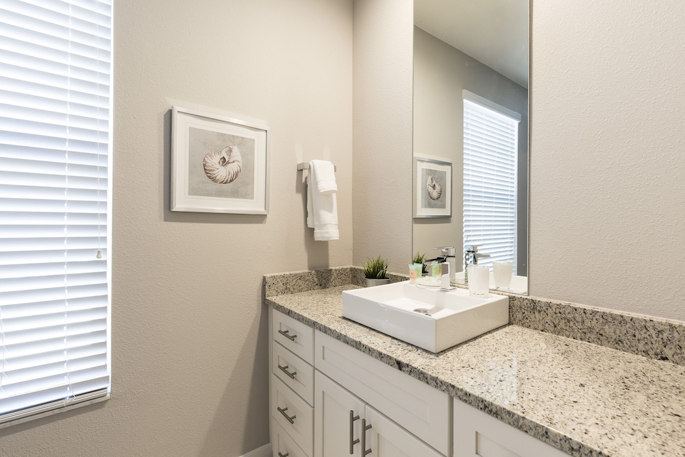 Summerville Vacation Homes by Columbia Management