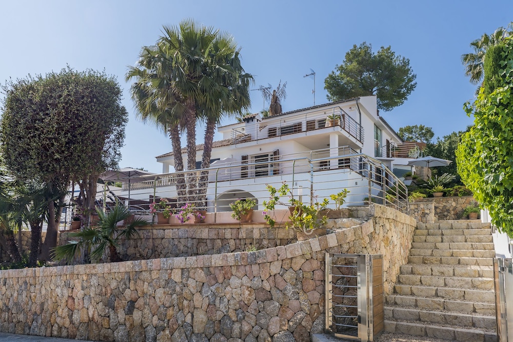 Villa Alcanada