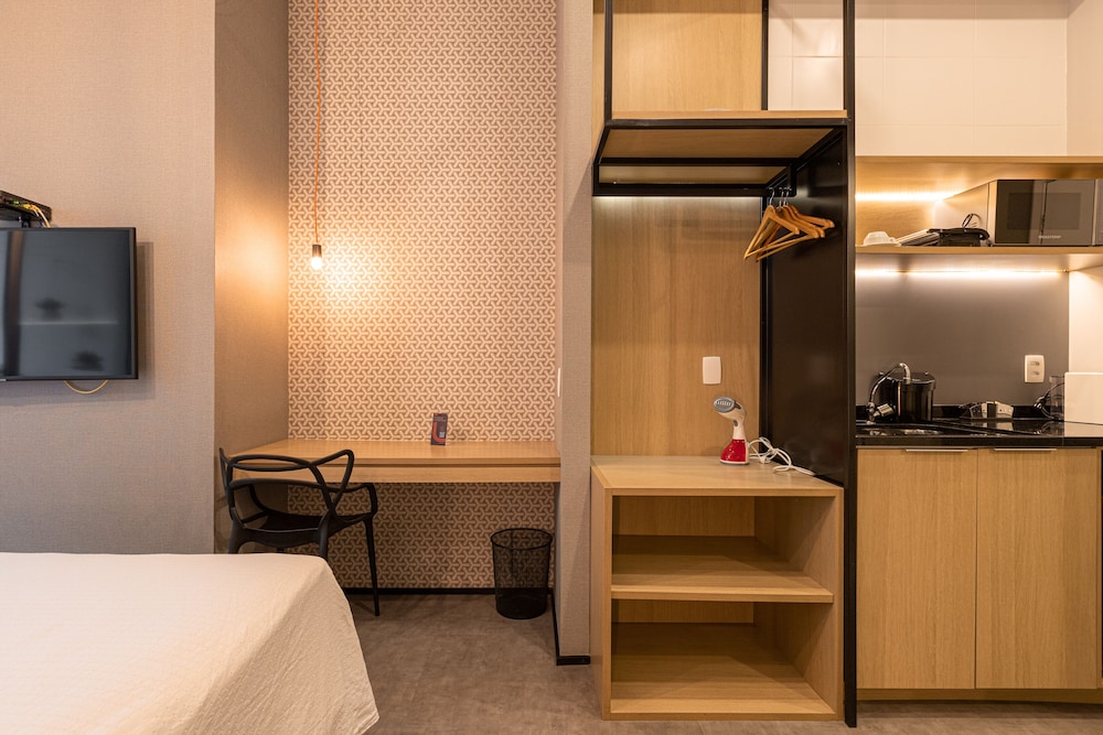 ESD - Studios E-Side By Anora Spaces