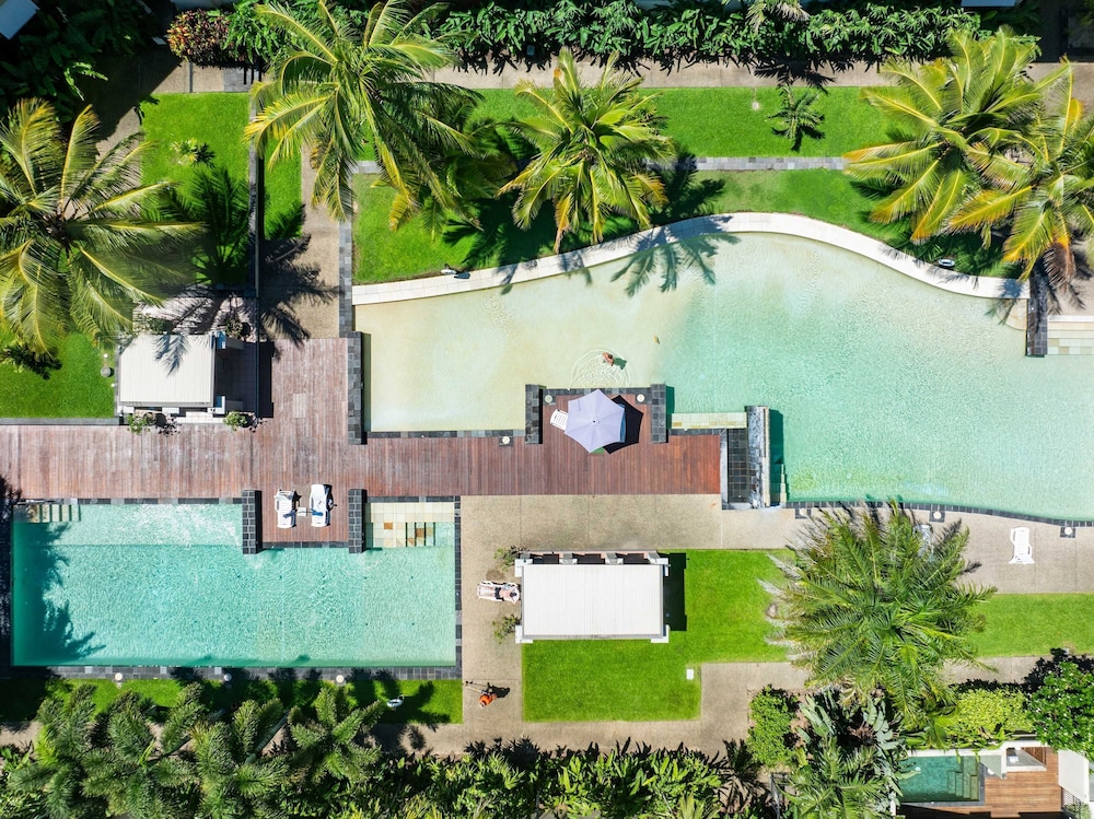Leaf Luxe - 9 Pools BBQ Gym