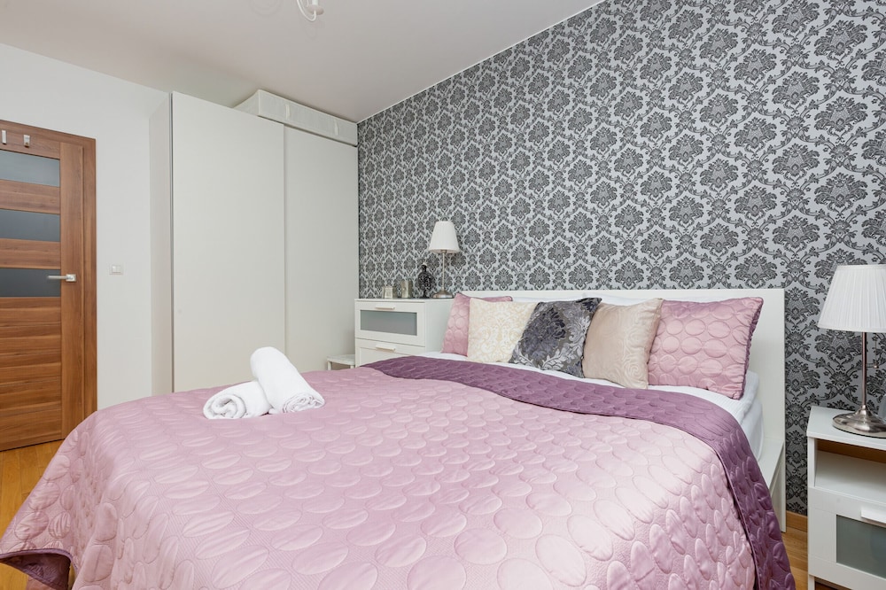 Apartment Skoroszewska Warsaw by Renters view 5