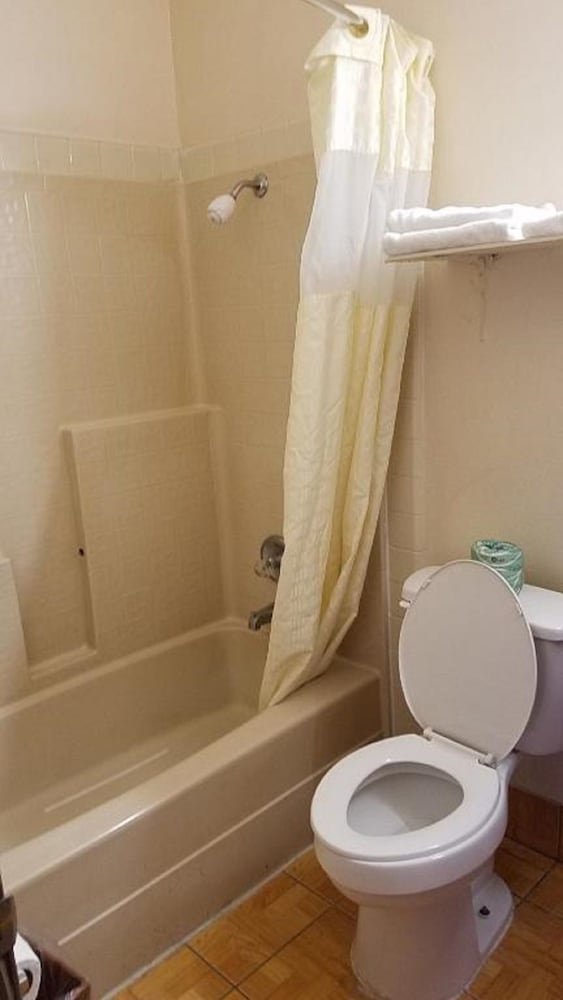 Executive Inn and Suites