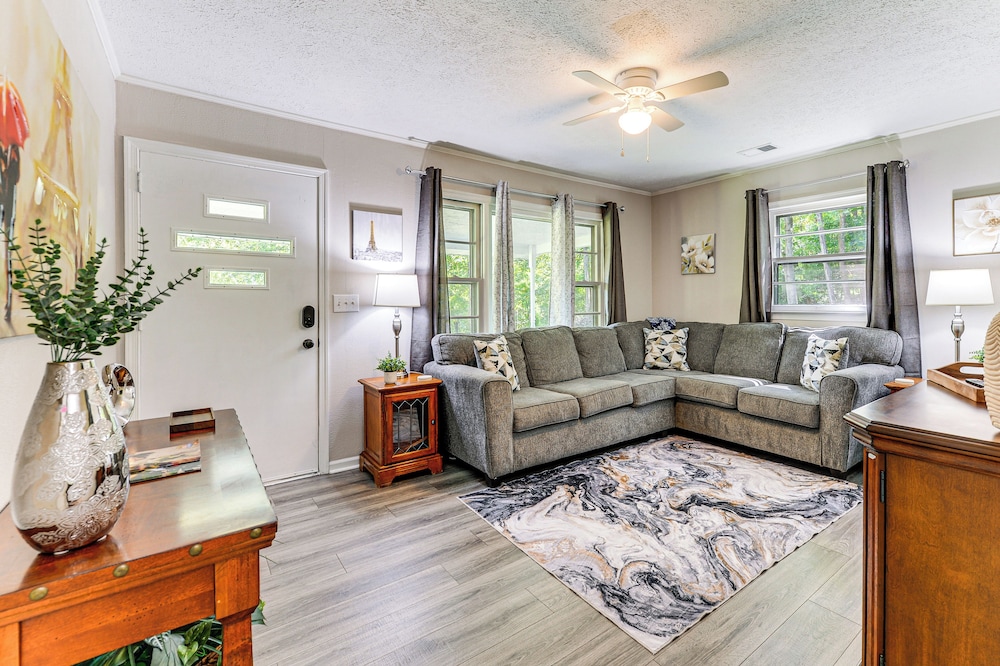 Peaceful Chatham Home in Virginia Countryside!