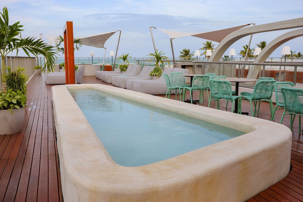 Setai Yacht Luxury - by Almare