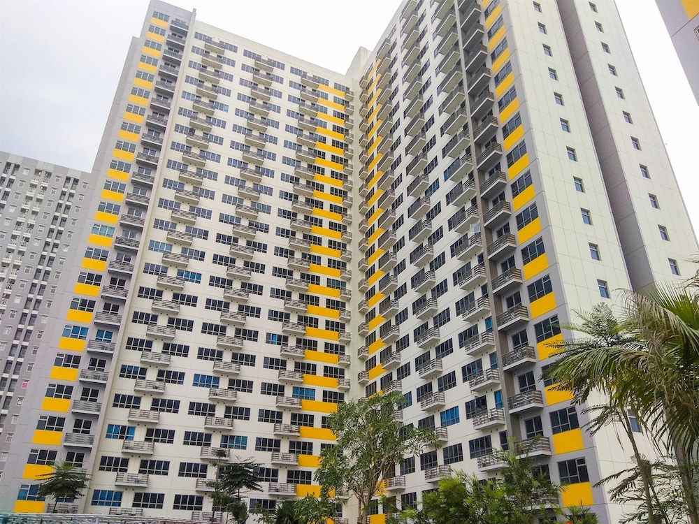 Modern and Comfortable Studio Apartment Springlake Summarecon near Summarecon