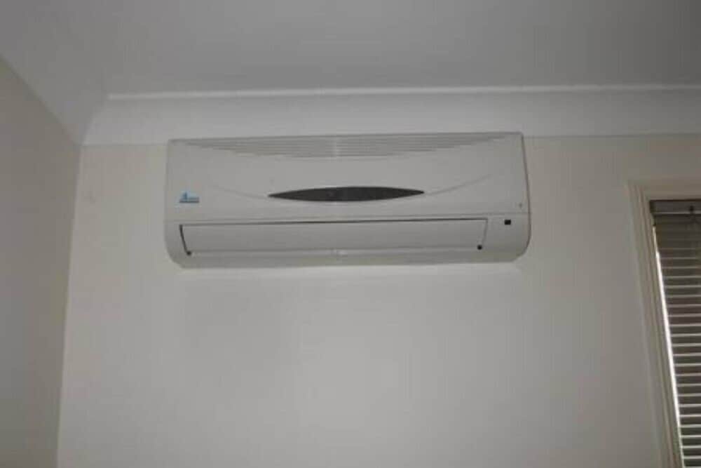 Budget Accommodation Salisbury Studio 2 view 2