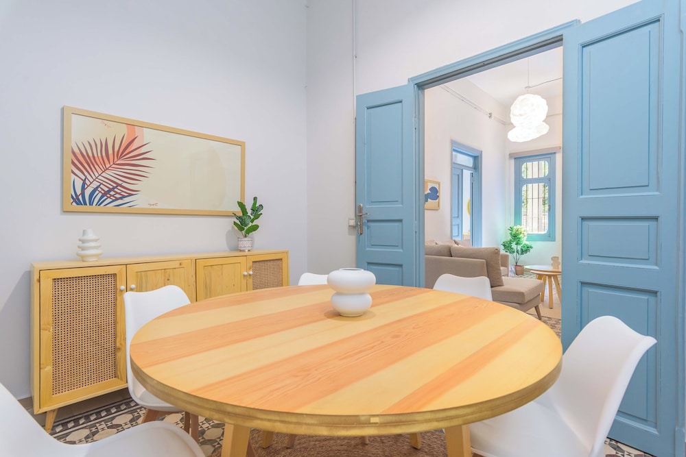 Flame 3-Bedroom Apartment in Mar Mikhael