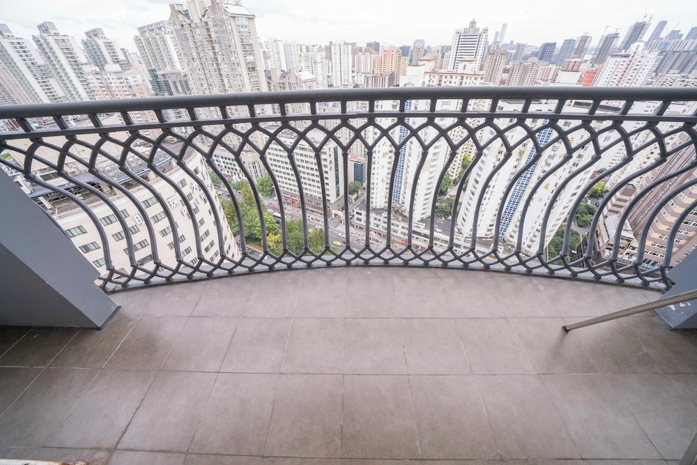 Tyms 1BR APT Huijing Garden