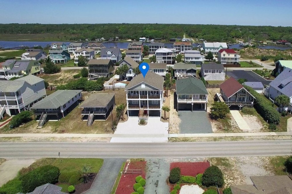 Absolute Paradise 5 Bedroom Home by RedAwning