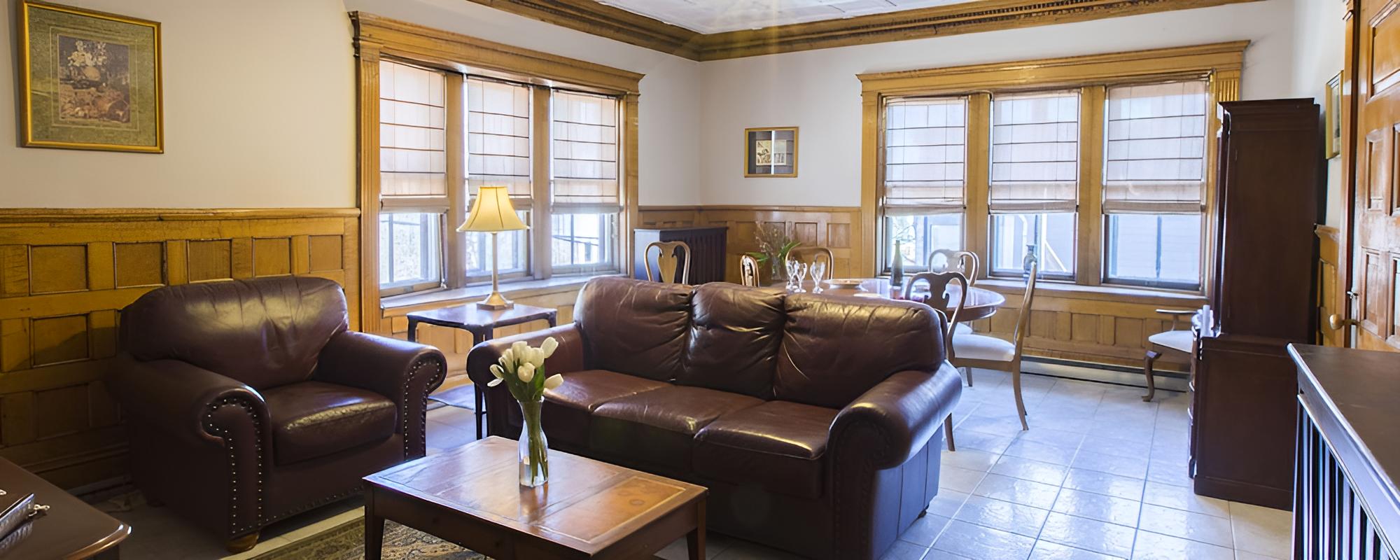 Chipman Hill Suites on Mecklenburg - Image 2