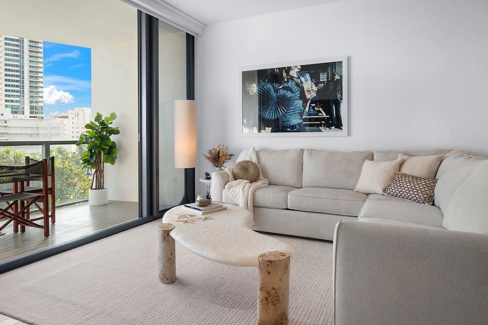 Luxury Vacation Rentals in South Beach by LRMB