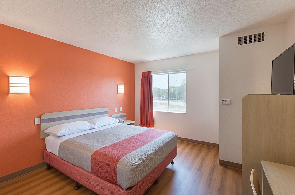 Motel 6 Columbia, SC - Fort Jackson Area