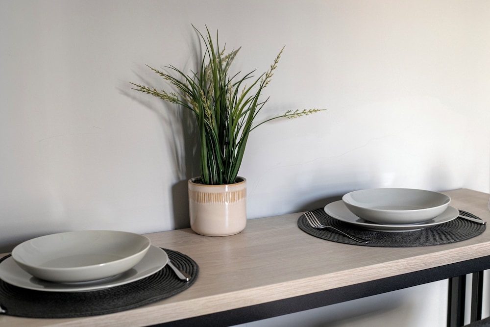 Sway - Chic 1-BR Apt & Balcony in Athens