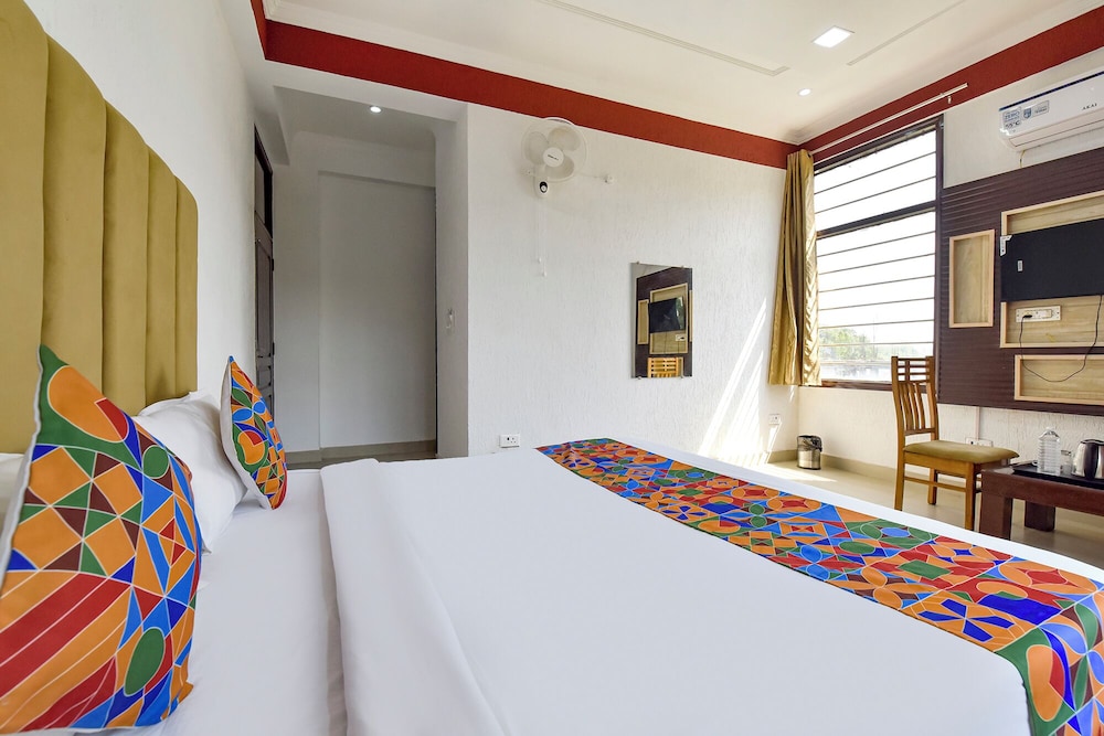 Fabhotel Aayat Home Stay