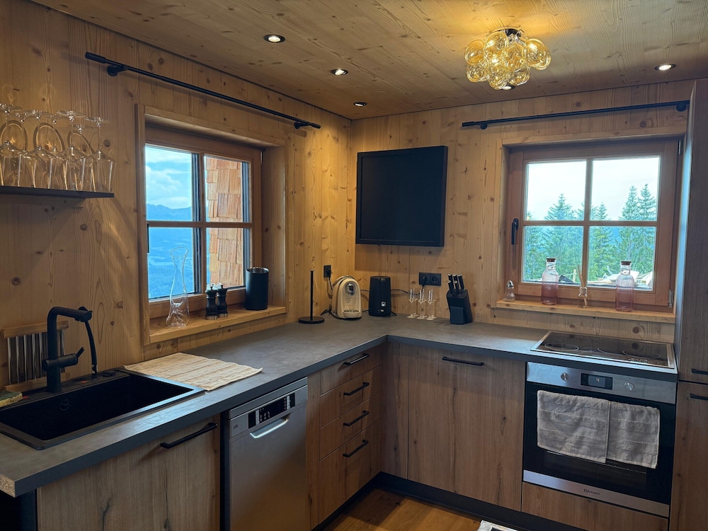 Panoramic hut in the ski Area