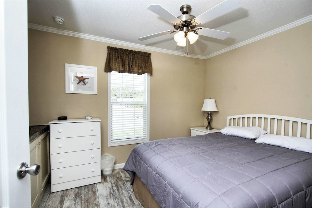 Majestic Oaks RV Resort