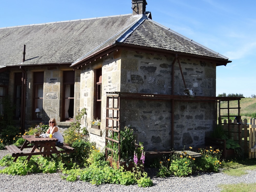 Kingussie Vacations - Shetland Cottage - Property Image 1