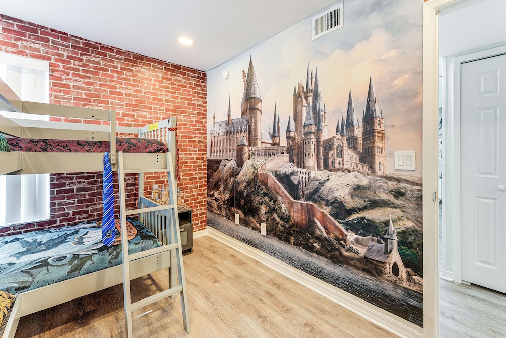 Florida Fun! Family Condo w/ Pool, 8 Mi to WDW