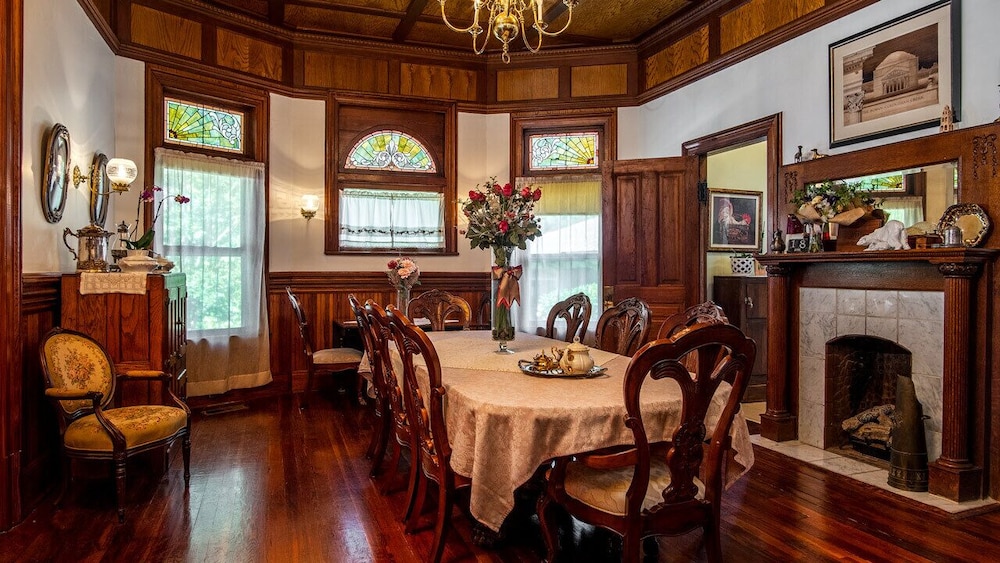Hogan House at Rose Hill B&B