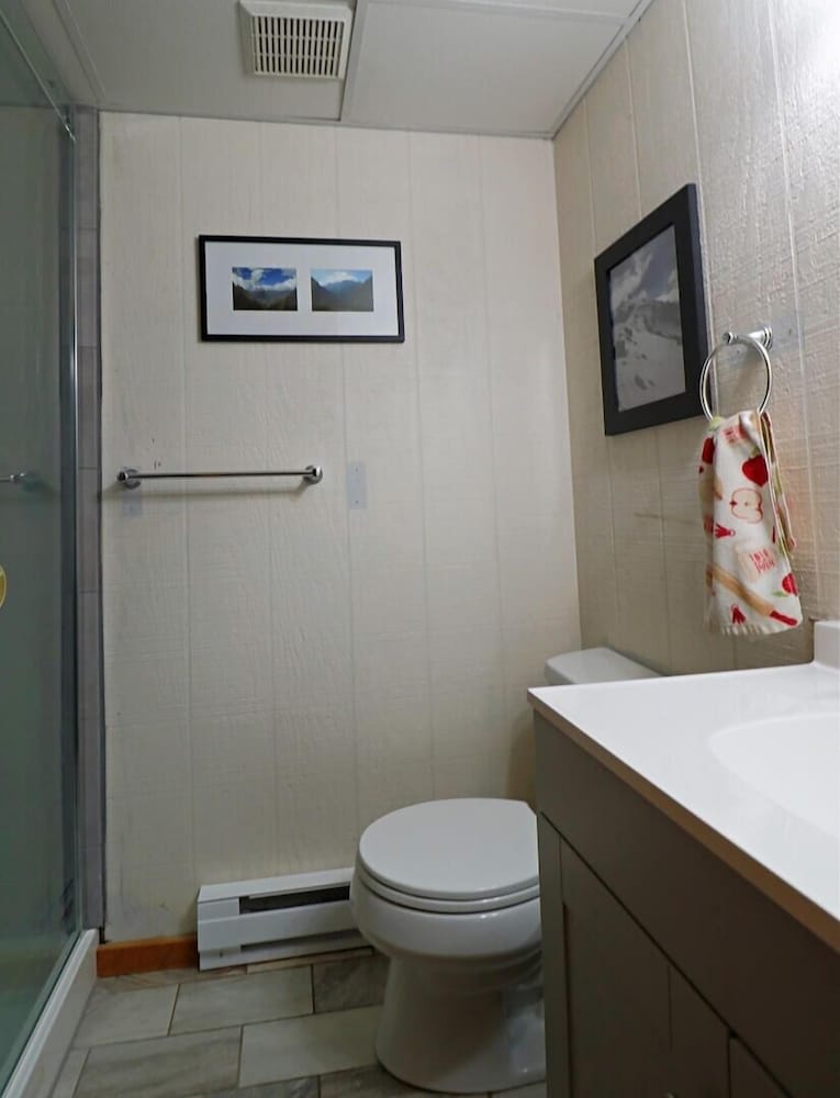Koby 4 Bedroom Home by RedAwning view 5