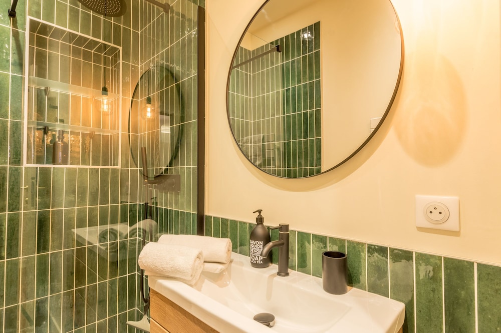 Suite Com die - Premi re Conciergerie photo 2