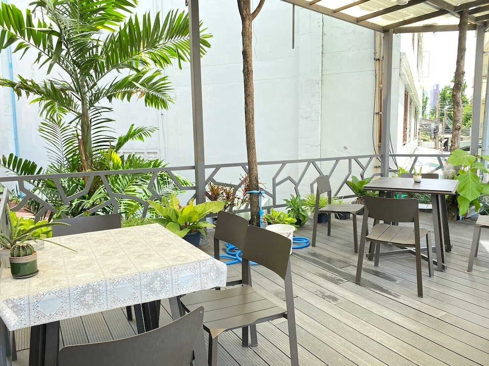 Baan Kun Mhor Hostel