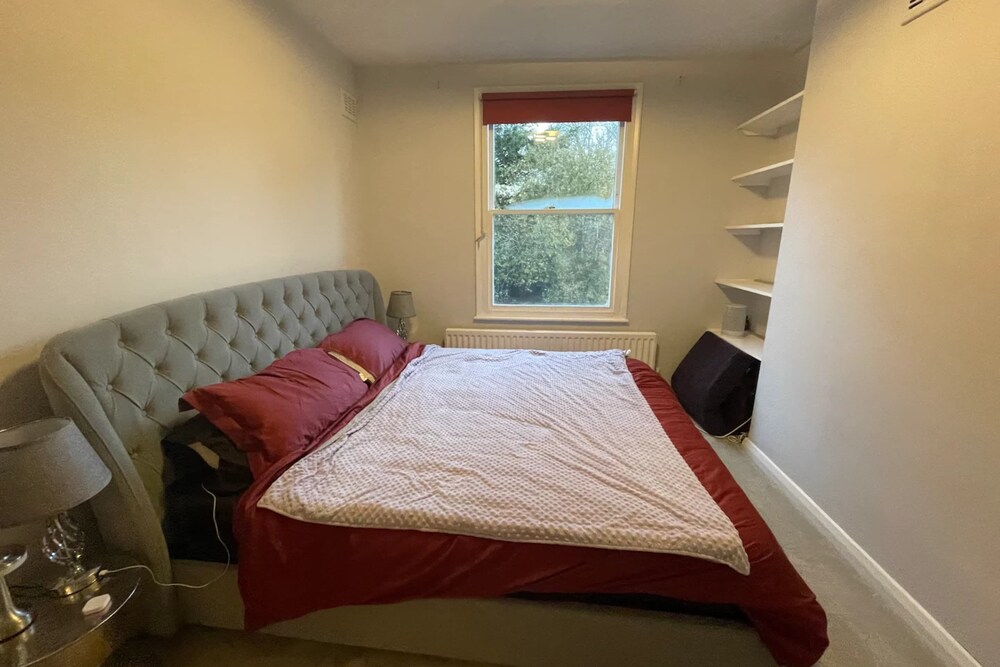 Stylish and Spacious 1 Bedroom Flat