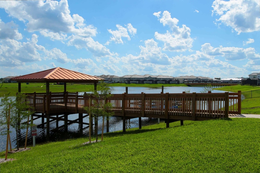 Stunning 4Bd Near Disney w Pool Storey Lake 4369