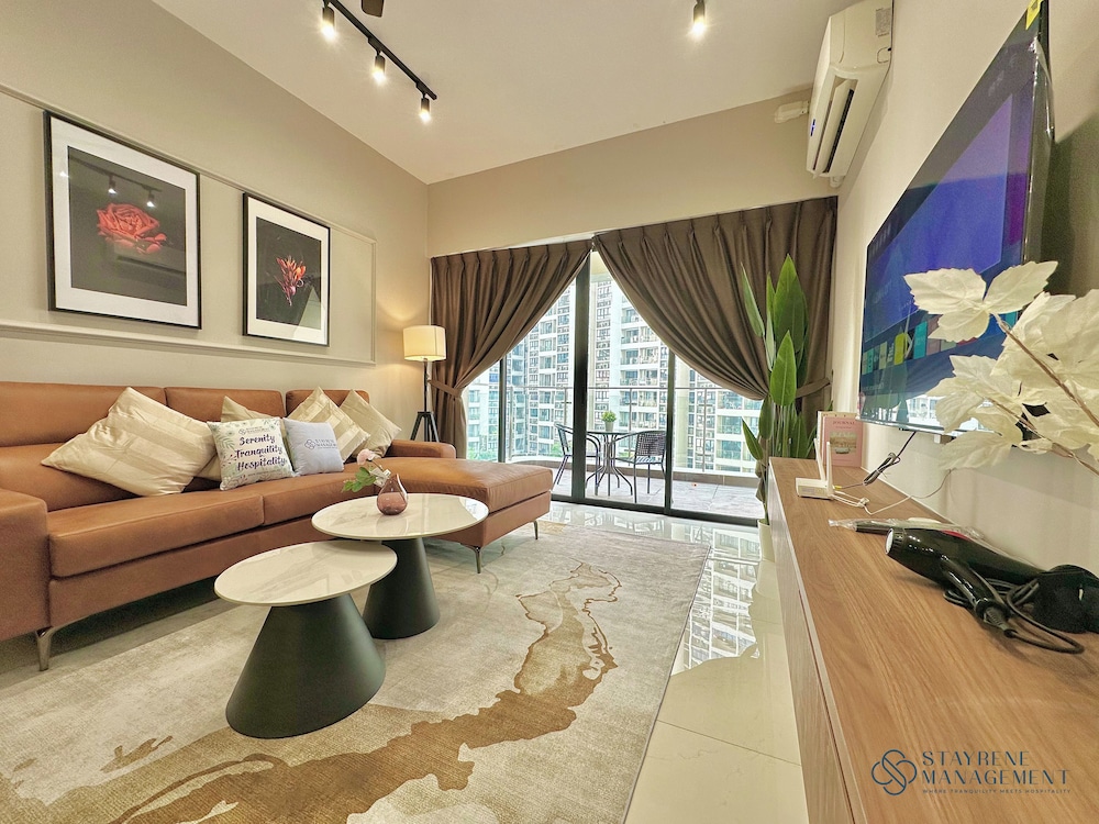 Country Garden Danga Bay Sea View Homestay by Stayrene