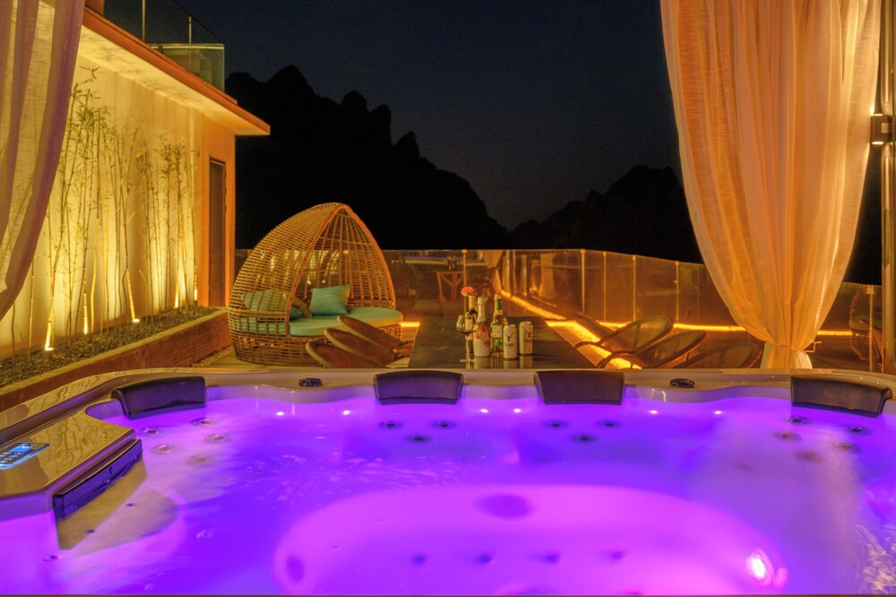 XMAN Sunrise Peaks Resort--Sky Mirror Infinity Pool