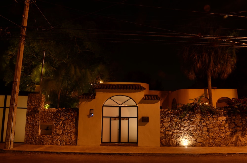 Ochenta Y Dos an urban bed & breakfast
